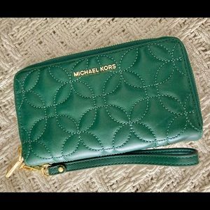 Michael Kors forest green wristlet